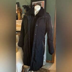 Esprit black down coat with dual closures-L mint!